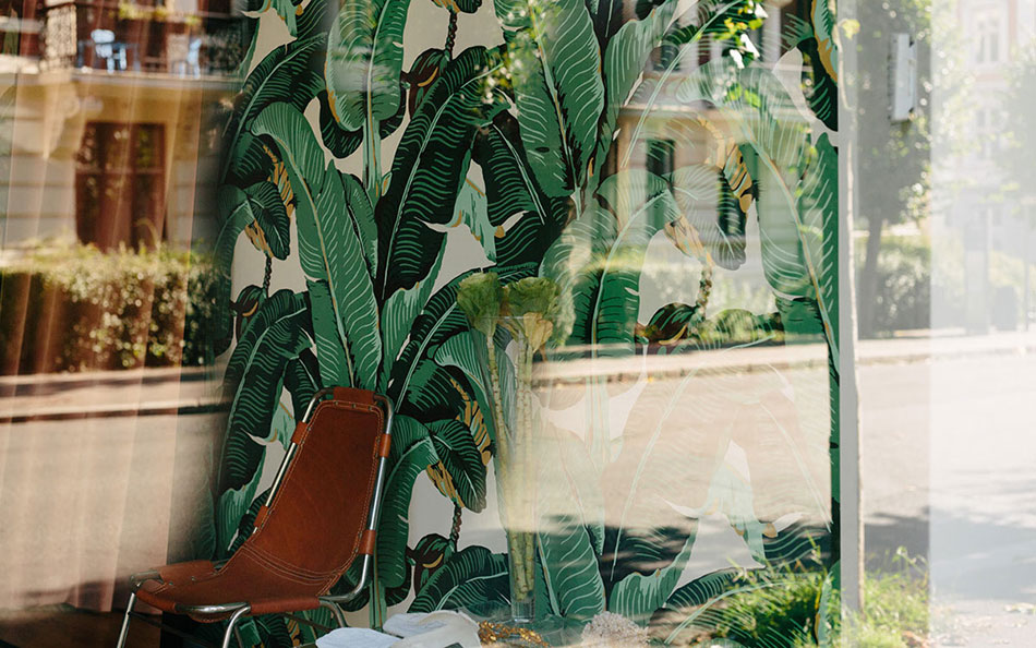 成都摩品设计,服装品牌形象,服装VI设计，成都广告公司,企业标志设计,礼服LOGO设计,企业画册设计,频道包装设计,成都商标设计,平面设计公司,企业网页设计,成都吉祥物设计,专卖店设计,商业空间设计,成都品牌设计,www.mopin.cc 