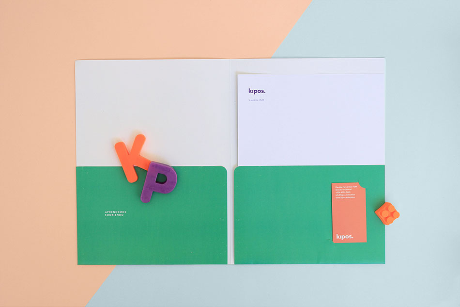 成都摩品设计,早教机构品牌形象,学校VI设计,kipos.,成都广告公司,企业标志设计,学校LOGO设计,企业画册设计,频道包装设计,成都商标设计,平面设计公司,企业网页设计,成都吉祥物设计,专卖店设计,商业空间设计,成都品牌设计,www.mopin.cc