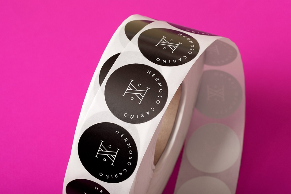 成都摩品VI设计公司,Hermoso Cari&ntilde;o连锁礼品店标志LOGO设计,品牌形象包装设计欣赏