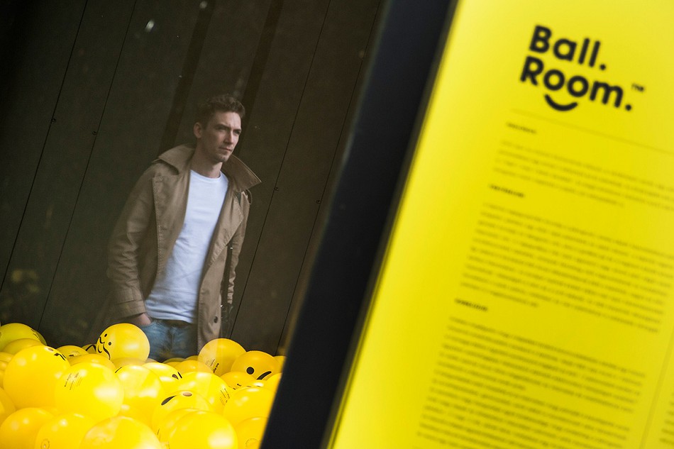 成都摩品VI设计公司,布达佩斯设计师kissmiklos .装置艺术设计