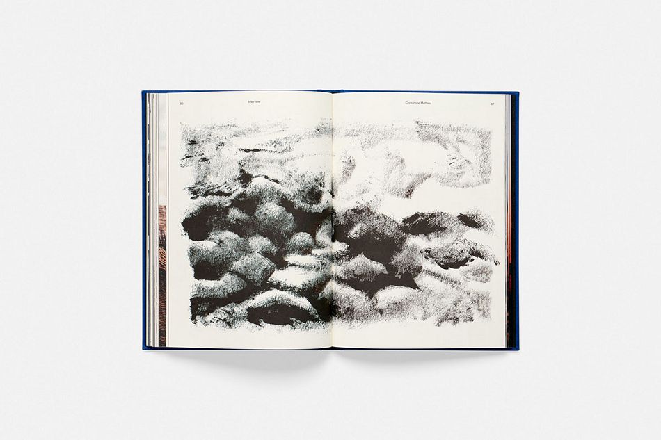 成都摩品画册设计公司-Marset 'Reflections on light'画册设计欣赏